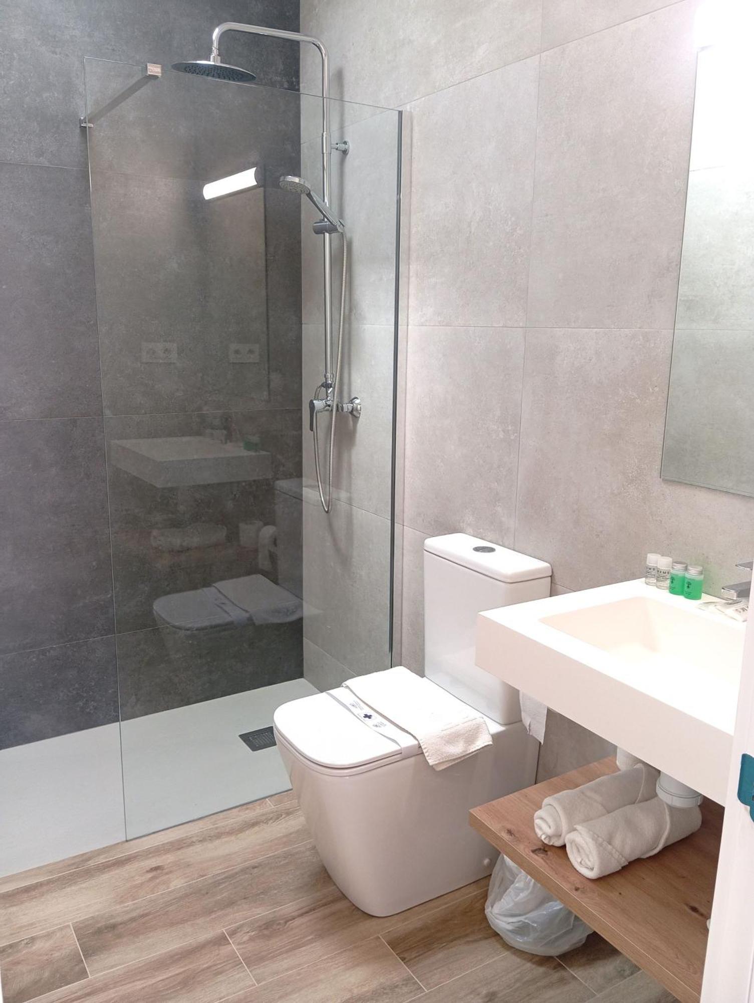 Hostal Casa Emilio Almeria Luaran gambar